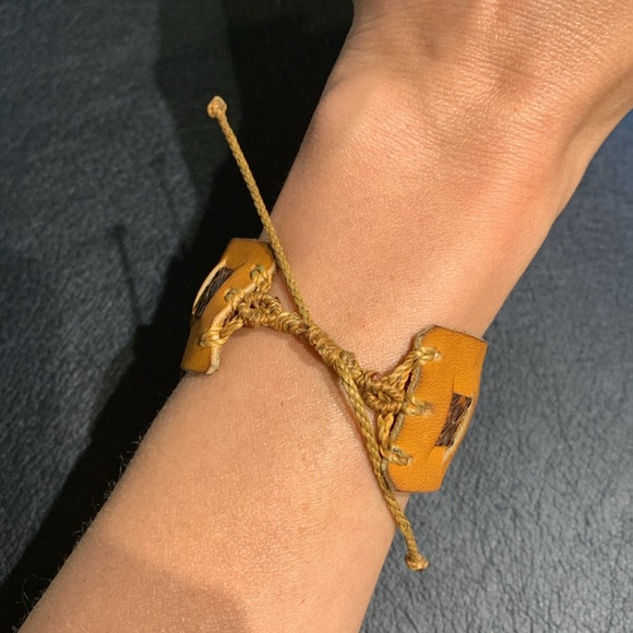 100% Leather & Snake Skin Adjustable Bracelet - Picture 2 of 9